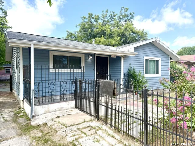 1820 W Southcross Blvd San Antonio, TX 78211