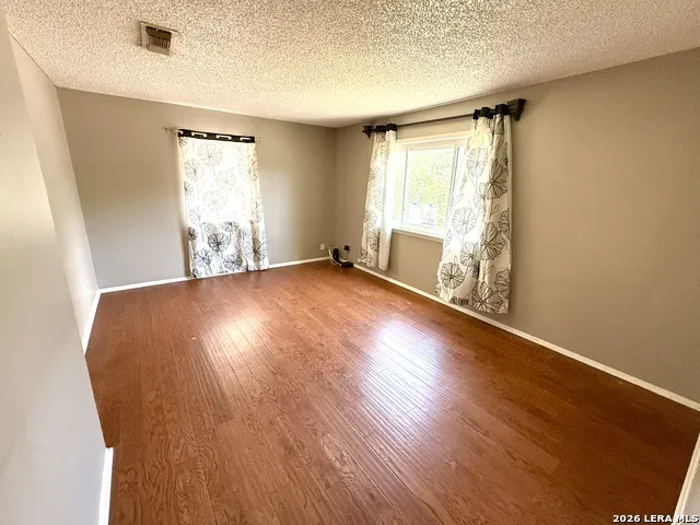 1820 W Southcross Blvd San Antonio, TX 78211