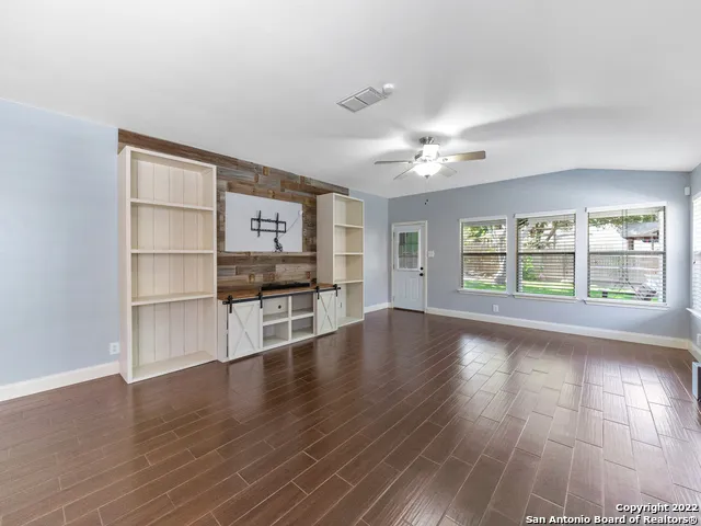 9807 SANDIE Helotes, TX 78023