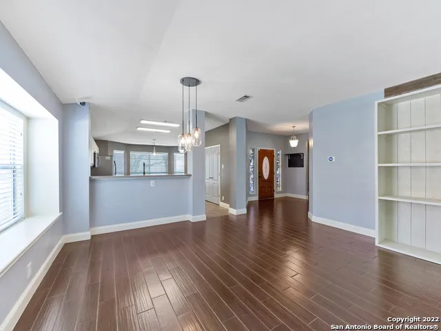 9807 SANDIE Helotes, TX 78023