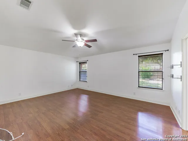 9807 SANDIE Helotes, TX 78023