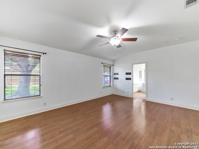 9807 SANDIE Helotes, TX 78023