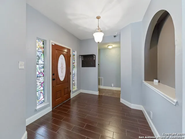 9807 SANDIE Helotes, TX 78023