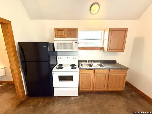 573 State Highway 97 E Unit 114 Floresville, TX 78114