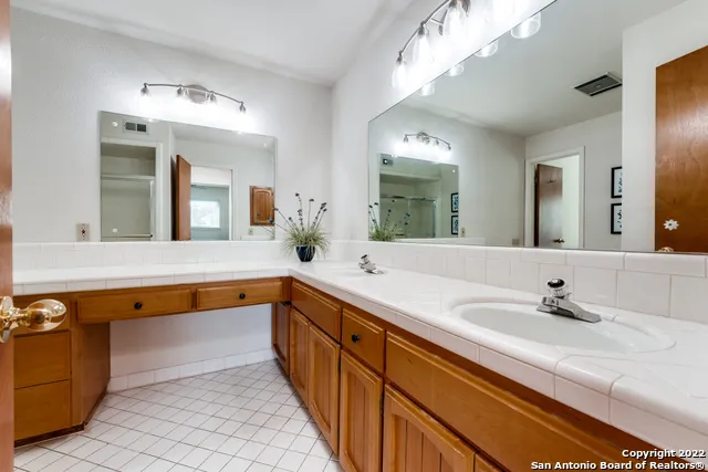 11642 OPEN MEADOW ST San Antonio, TX 78230