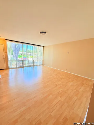 4503 Eisenhauer San Antonio, TX 78218