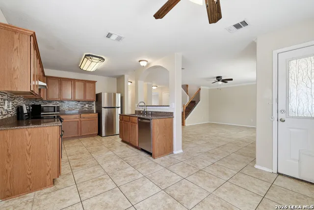 10202 ROSEANGEL LN Helotes, TX 78023