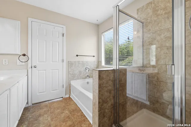 10202 ROSEANGEL LN Helotes, TX 78023