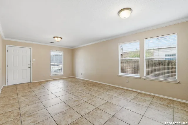 10202 ROSEANGEL LN Helotes, TX 78023