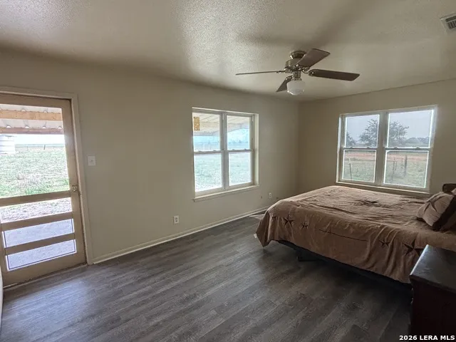 74 N Las Gallinas Pleasanton, TX 78064