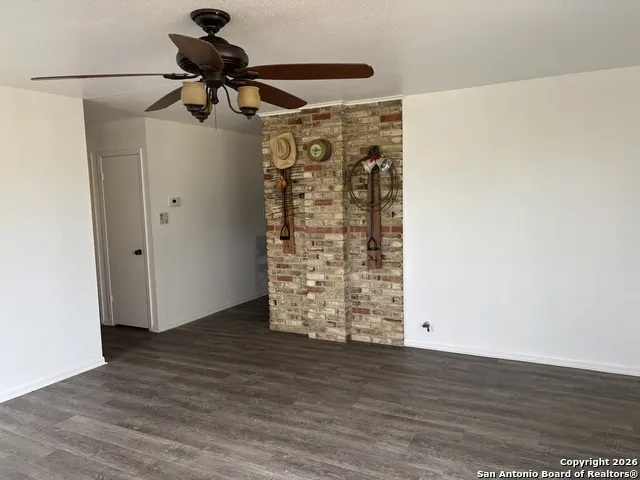 74 N Las Gallinas Pleasanton, TX 78064
