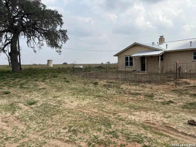 74 N Las Gallinas Pleasanton, TX 78064