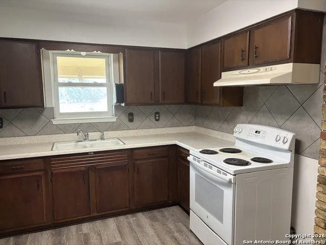 74 N Las Gallinas Pleasanton, TX 78064
