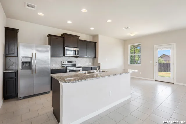 2185 KEYSTONE DR New Braunfels, TX 78130