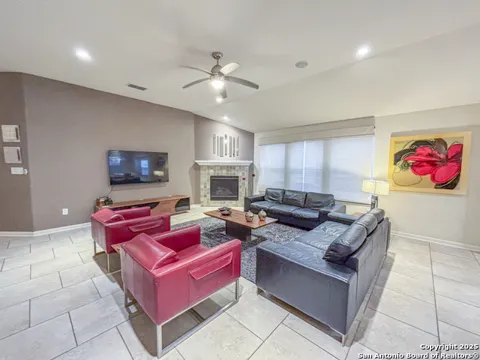 25010 Buttermilk Ln