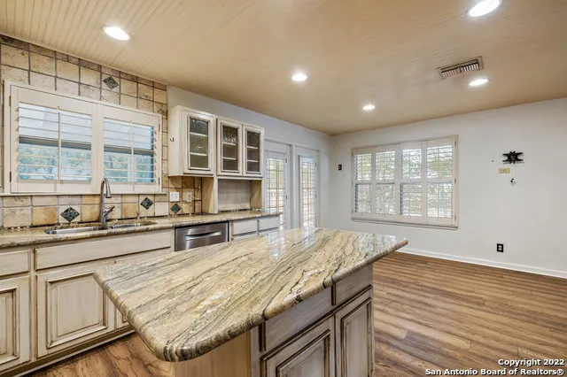 17119 Terra Rosa Helotes, TX 78023