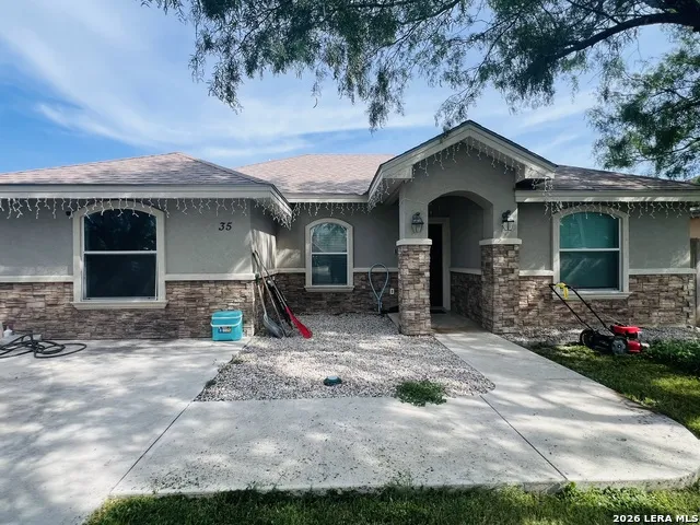 35 Garza Uvalde, TX 78801
