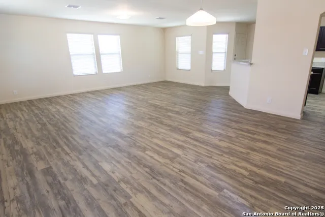 8311 Big Creek San Antonio, TX 78242