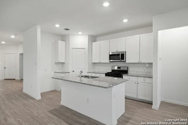 9105 Navarro Vista Seguin, TX 78155