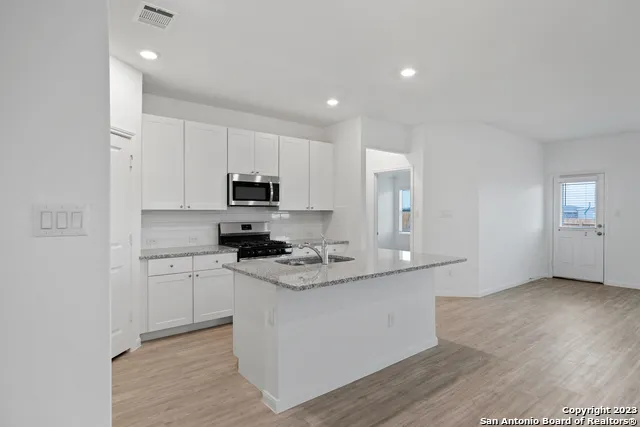 9105 Navarro Vista Seguin, TX 78155
