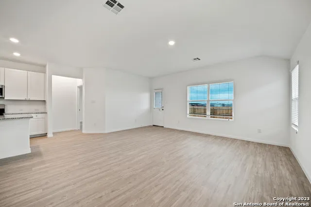 9105 Navarro Vista Seguin, TX 78155