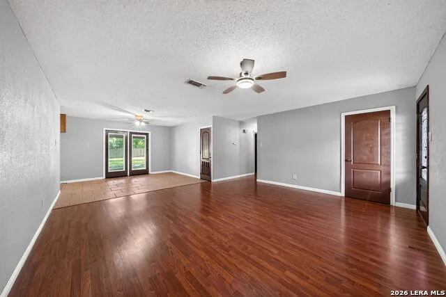 138 Bobolink Dr New Braunfels, TX 78130
