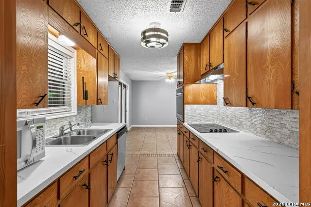 138 Bobolink Dr New Braunfels, TX 78130