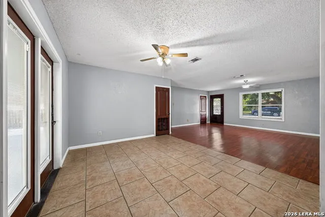 138 Bobolink Dr New Braunfels, TX 78130