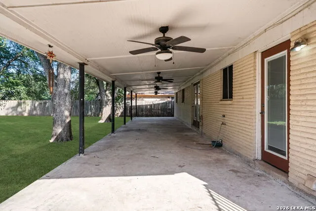 138 Bobolink Dr New Braunfels, TX 78130
