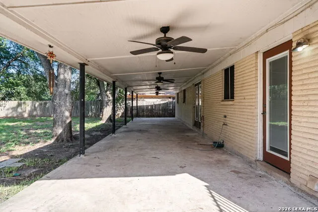 138 Bobolink Dr New Braunfels, TX 78130