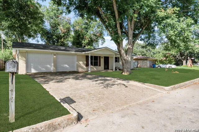 138 Bobolink Dr New Braunfels, TX 78130