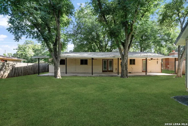 138 Bobolink Dr New Braunfels, TX 78130