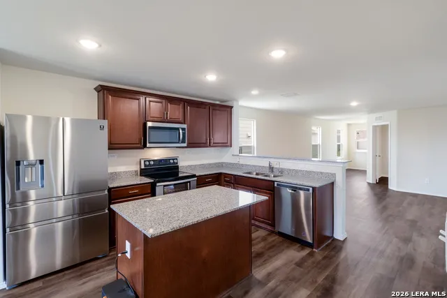 526 Wild Olive Way San Antonio, TX 78219