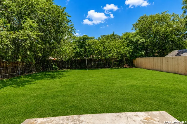 504 Willow Dr Converse, TX 78109