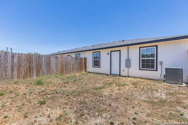 1006 COUNTY ROAD 4516 Castroville, TX 78009