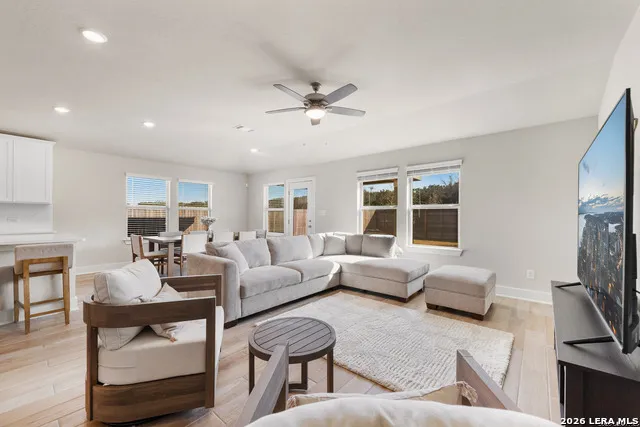 10726 YELLOWTAIL BLVD Boerne, TX 78006
