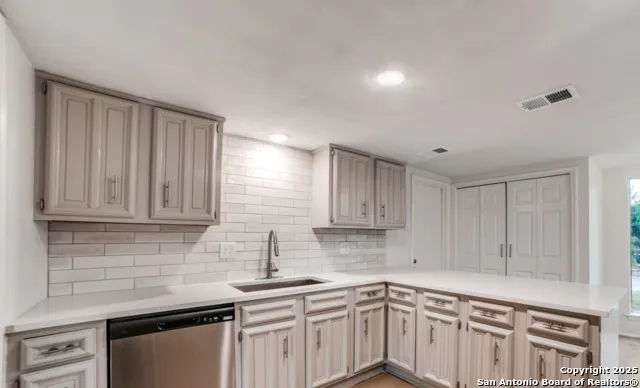 3418 Wimbledon Schertz, TX 78108