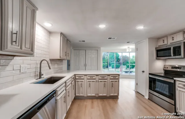 3418 Wimbledon Schertz, TX 78108