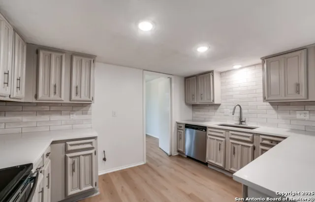 3418 Wimbledon Schertz, TX 78108