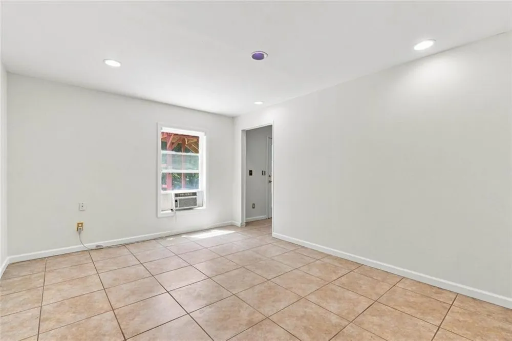 1015 Liberty Ives Drive Auburn, GA 30011