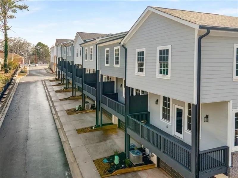 3165 Dogwood Drive #104 Hapeville, GA 30354