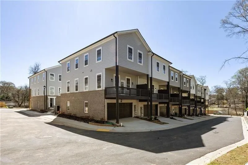 3165 Dogwood Drive #104 Hapeville, GA 30354