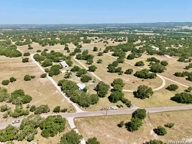 1282 Kendalia Rd Blanco, TX 78606