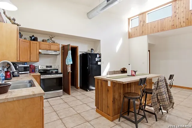 1282 Kendalia Rd Blanco, TX 78606