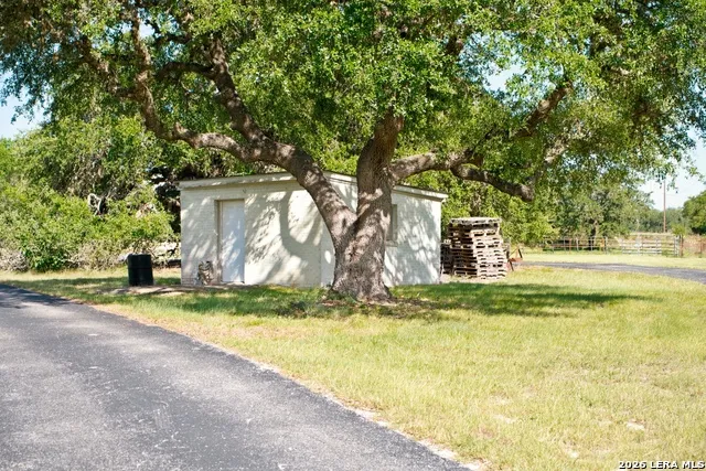 1282 Kendalia Rd Blanco, TX 78606