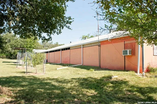 1282 Kendalia Rd Blanco, TX 78606