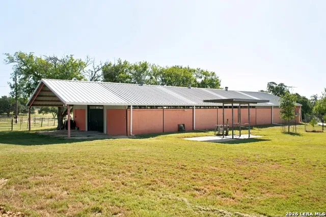 1282 Kendalia Rd Blanco, TX 78606