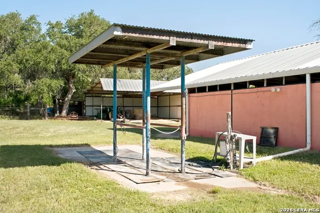 1282 Kendalia Rd Blanco, TX 78606