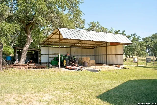 1282 Kendalia Rd Blanco, TX 78606