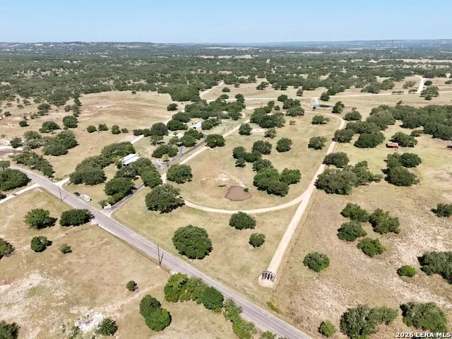 1282 Kendalia Rd Blanco, TX 78606